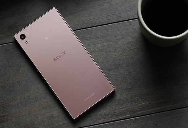 Sony пуска Xperia Z5 в розово