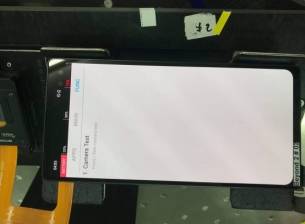 Samsung Galaxy S10 може да има изрязване в ъгъла на дисплея