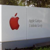 Apple отново отчита рекордно тримесечие