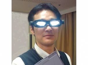 Toshiba показа очила с прозрачни OLED екрани