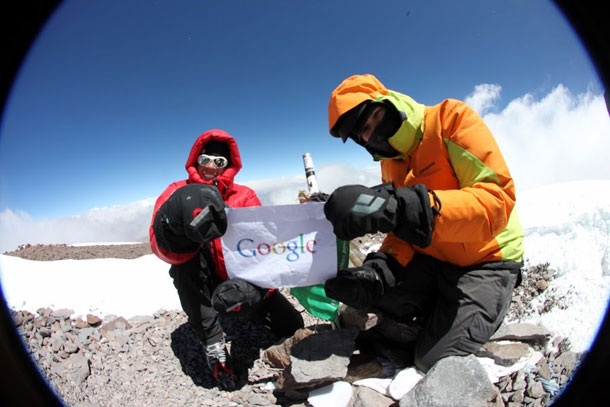 Google вече предлага и Mountain View с Еверест