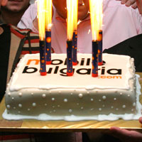 Празничната торта на Mobile Bulgaria