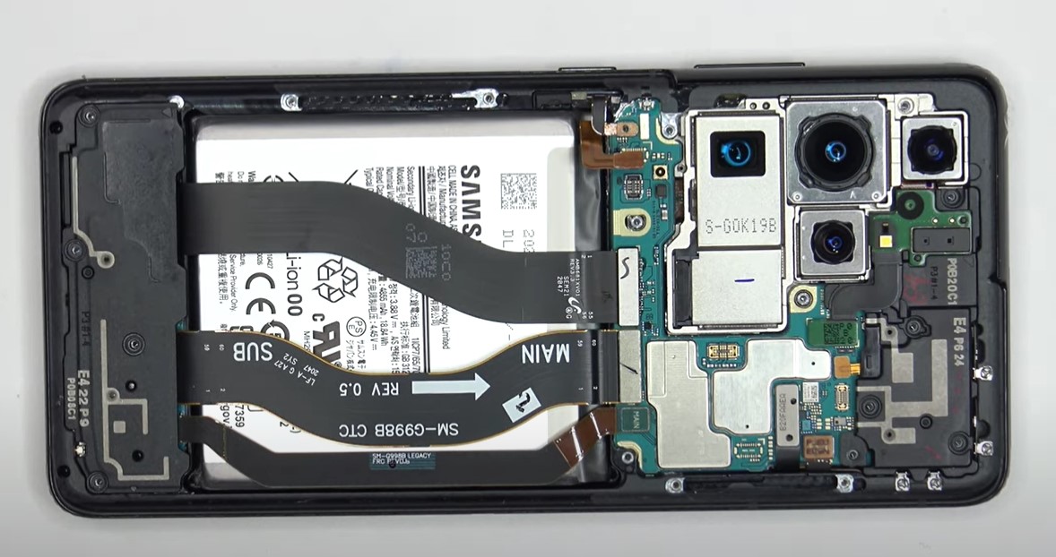 Разглобиха и Samsung Galaxy S21 Ultra