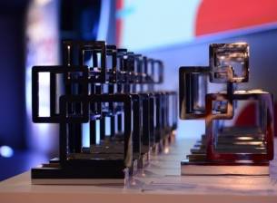 iPhone X с награда GLOMO за най-добър смартфон