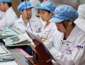 Хакери проникнаха в мрежата на Foxconn