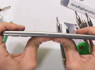 Ето как се справя Galaxy S24 Ultra с тестовете на JerryRigEverything