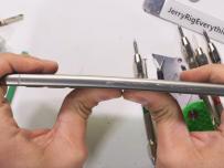 Ето как се справя Galaxy S24 Ultra с тестовете на JerryRigEverything