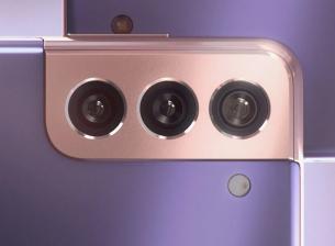 Samsung премахна публикация, в която се присмиваше на Аpple за зарядното на iPhone 12