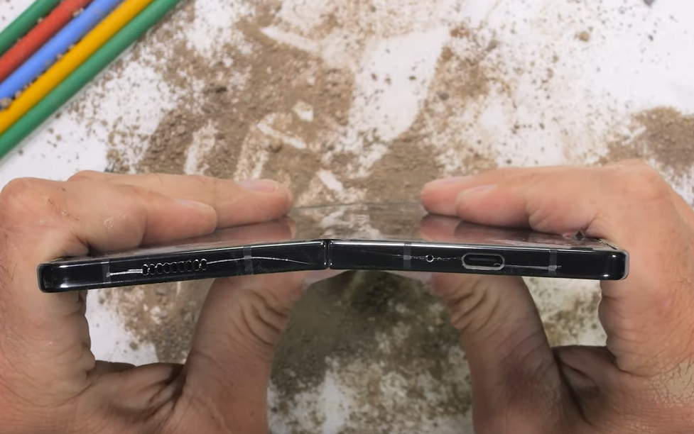 Galaxy Z Fold5 се справя отлично в изпитания за издръжливост