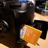 Картите Eye-Fi с опция за изпращане на видео към Facebook