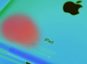 Apple смята, че новият iPad загрява в границите на нормалното