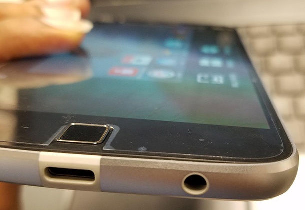 Moto Z Play вероятно ще включва жак за слушалки