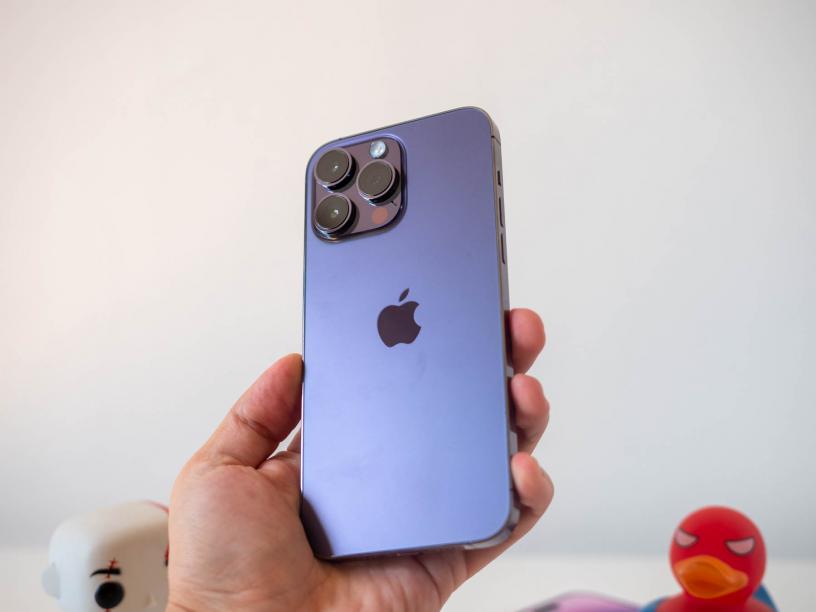 Оборудвайте се с iPhone Pro - iPhone 14 Pro струва малко над 1100 лв. ремаркетиран