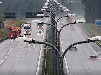 Waze излиза извън смартфоните: Предупрежденията на приложението вече и на електронните табла по пътищата