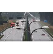 Waze излиза извън смартфоните: Предупрежденията на приложението вече и на електронните табла по пътищата