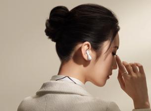 Huawei FreeBuds 5 са с нетрадиционен дизайн и поддръжка за пространствен звук