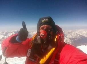 Осъществен е първият видеоразговор със смартфон от Еверест