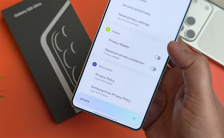 Вижте как работи функцията Privacy Display в Galaxy S26 Ultra