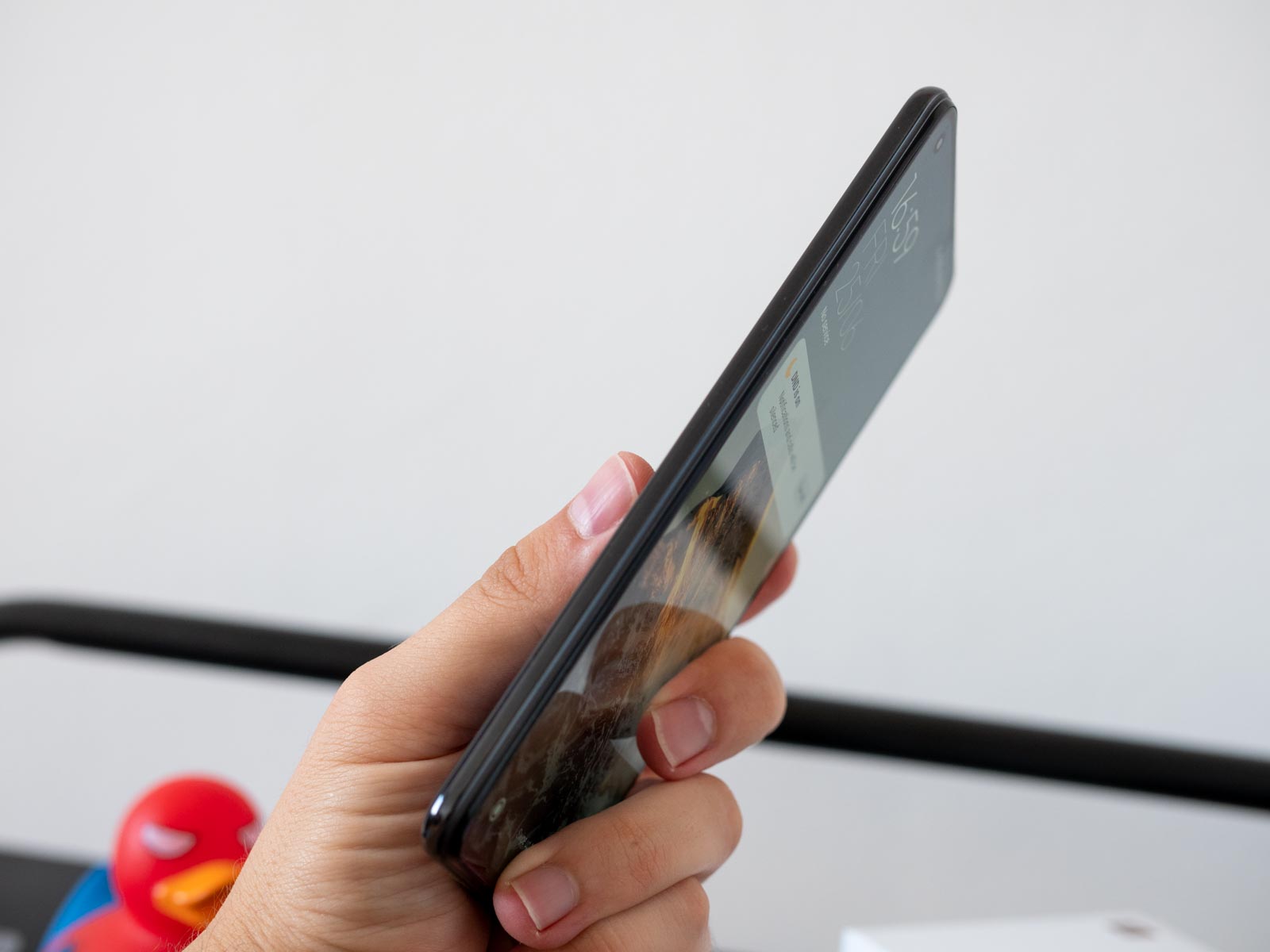 Вижте какво има в кутията на Xiaomi Mi 11 Lite 5G