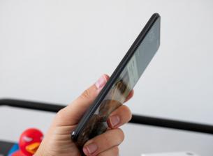 Вижте какво има в кутията на Xiaomi Mi 11 Lite 5G