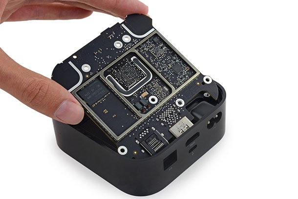 Apple спряха приложението на iFixit, след като екипът разглоби AppleTV