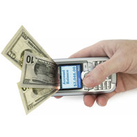 Western Union и Vodafone с услуга за мобилен трансфер на пари