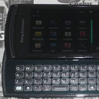 Sony Ericsson Kanna U8i има QWERTY клавиатура и записва HD видео