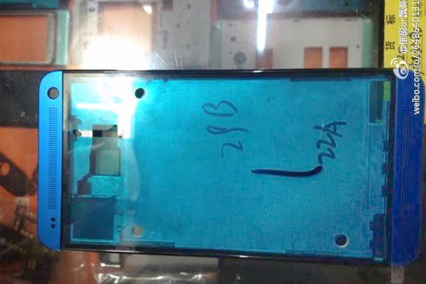 Реални снимки на HTC One в синьо