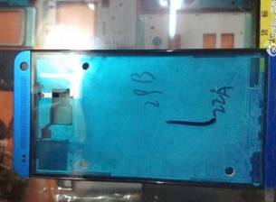 Реални снимки на HTC One в синьо