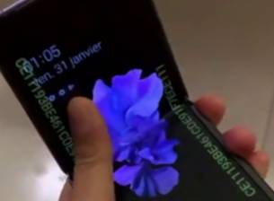 Видео показва Samsung Galaxy Z Flip в действие