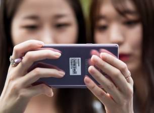 Samsung работи по вариант на Galaxy S10 с 6 камери и 5G