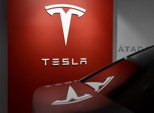 Пазарната оценка на Tesla надмина 1 трилион долара