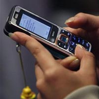 ЕК ще намали цените на SMS в роуминг до 11 евроцента