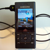 Adidas и Samsung със спортен телефон