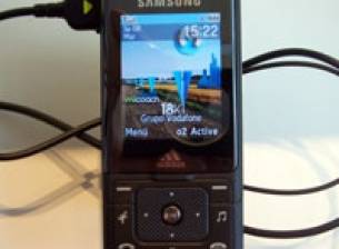 Adidas и Samsung със спортен телефон