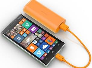Новото USB зарядно на Microsoft пропуска името Nokia