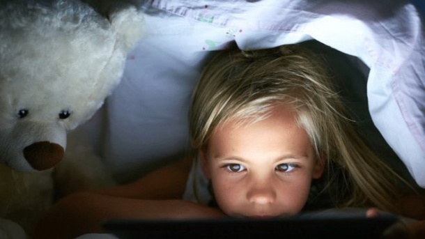 Смартфоните и телевизията почти не оказват влияние върху съня на децата