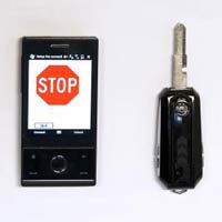 Безжичен ключ блокира разговорите по време на шофиране