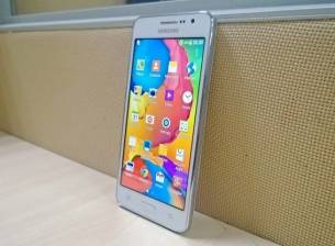 И Samsung прави телефони за селфита