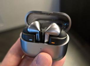Оплаквания от качеството забавят старта на Galaxy Buds3 Pro
