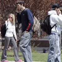 Дали все пак употребата на мобилни телефони причинява рак?