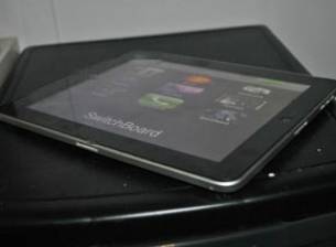 Прототип на iPad с два конектора се появи в eBay