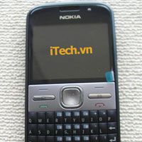 Първи снимки на Nokia Mystic, не впечатлява с дизайн