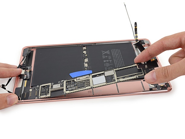 iFixit препоръчва да не опитвате да поправяте новия iPad Pro сами