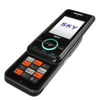 Слайдър с два дисплея от Pantech