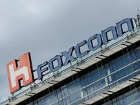 Foxconn ограничава дейността си заради недостига на чипове