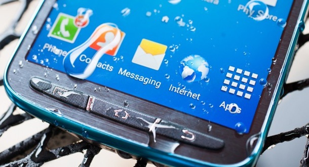 Samsung разработва водоустойчиви версии на Galaxy S5 и Galaxy Note 3