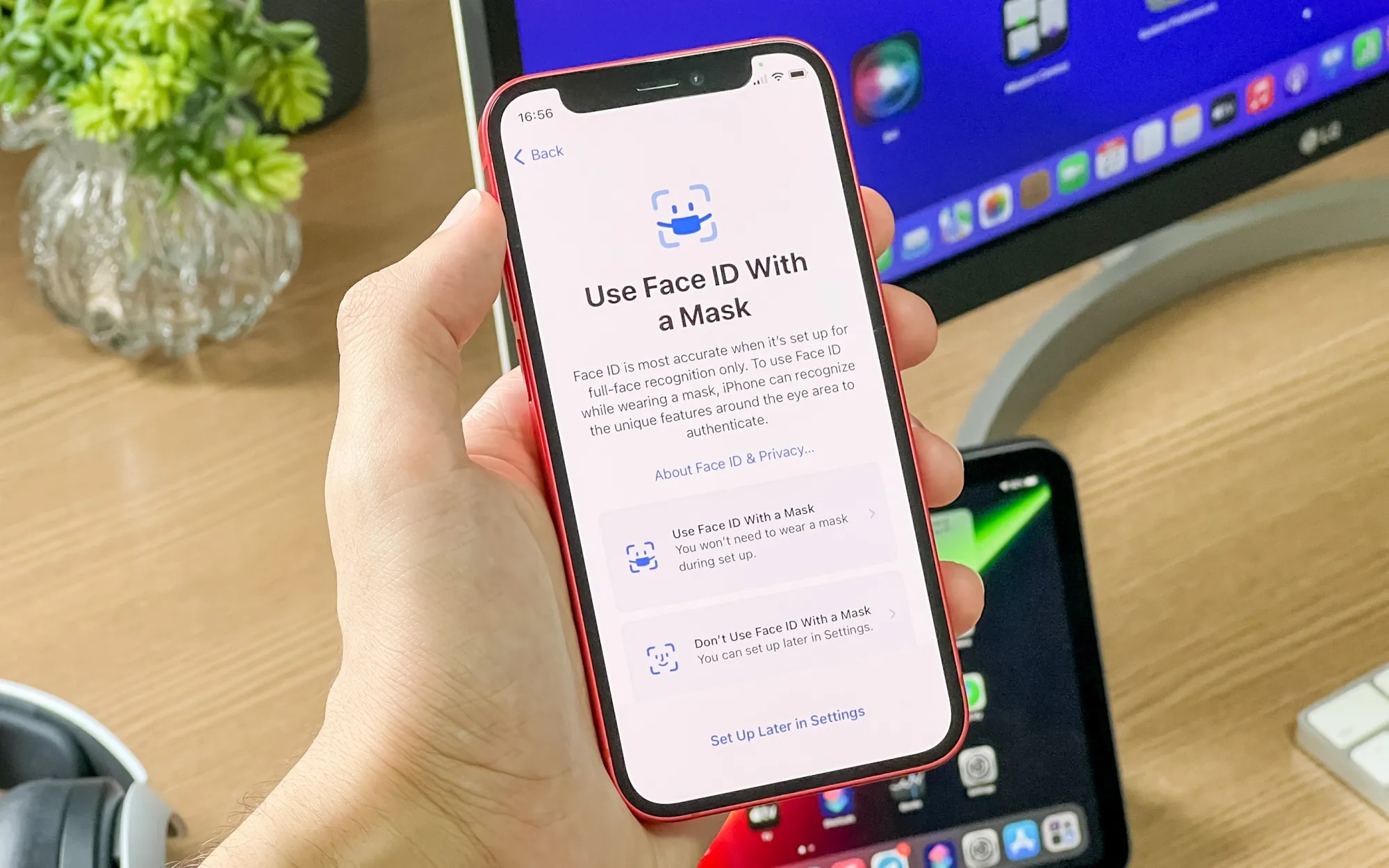 Apple iPhone 15 Pro може да има вградена под екрана камера с FaceID