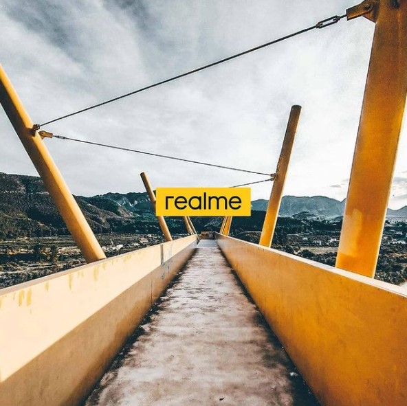 realme подготвя и лаптопи