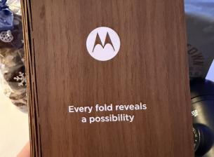 Motorola изглежда подготвя първия си сгъваем телефон тип Fold